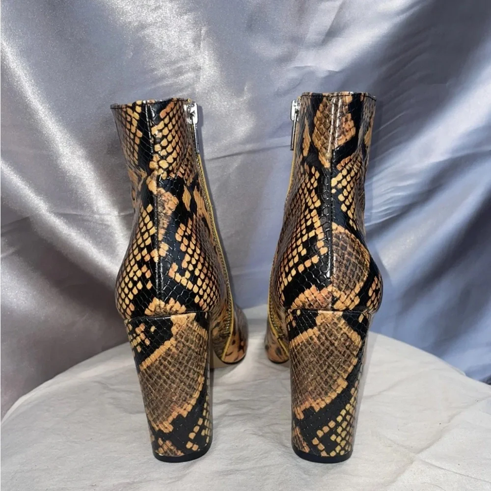 Steve Madden Pixie Snake Print Ankle Booties 7M Block Heel Western Python Boot - Picture 4 of 8